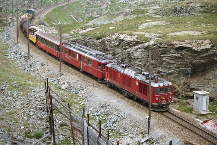 RhB9008-N111.jpg